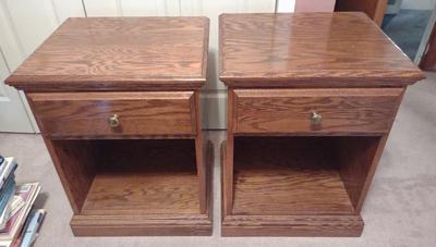 Sale Photo Thumbnail #466: Pair of Single Drawer Nightstands