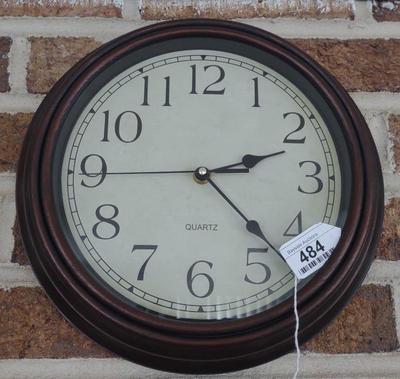 Sale Photo Thumbnail #488: Quarts Wall Clock