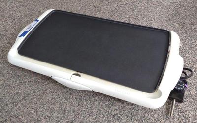 Sale Photo Thumbnail #542: Presto Electric Cooking Griddle