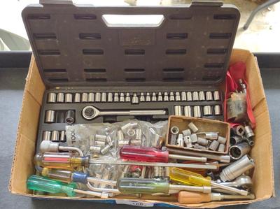 Sale Photo Thumbnail #170: Lot of Vintage Sockets