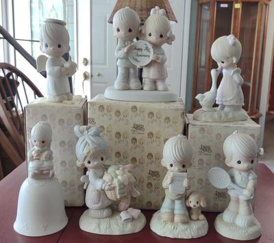 Sale Photo Thumbnail #564: 7 Vintage Precious Moments Figurines