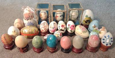 Sale Photo Thumbnail #555: Stone Carved Eggs & Porcelain Eggs