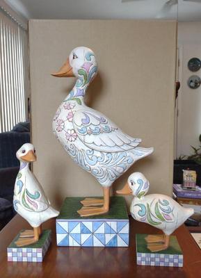 Sale Photo Thumbnail #294: Jim Shore Set of 3 Ducks Garden Statue Set