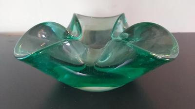 GORGEOUS TEAL-BLUE GLASS ASHTRAY