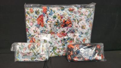 VERA BRADLEY CINCINNATI BENGALS ZIPPER BAG AND RFID TURNLOCK WALLET & BAG