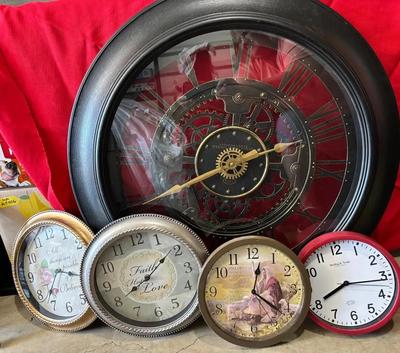Lots Of Wall Clocks