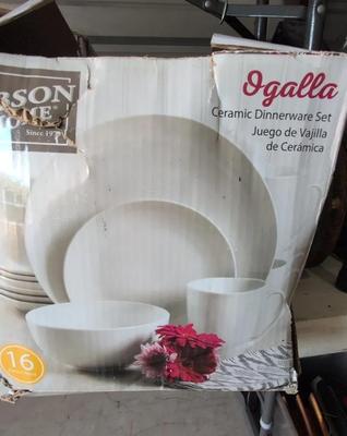 Gibson Home White Dinner Set
