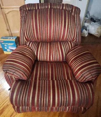 STRIPED FABRIC RECLINER 