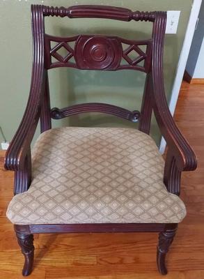 GORGEOUS MAHOGANY WOOD CHAIR