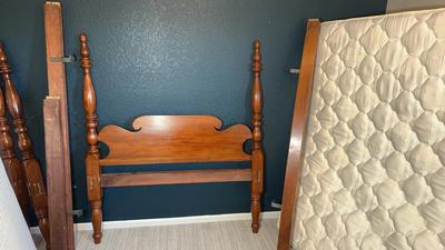Four Post Antique Full Size Bed