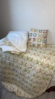 Floral Quilts & Needlepoint Pillow