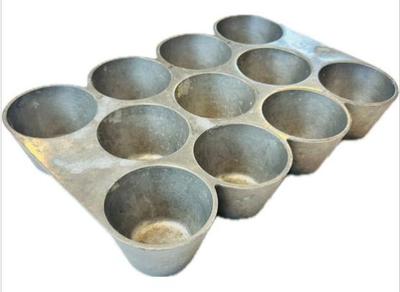Sale Photo Thumbnail #135: Muffin Baking Pan Signed Wagner Ware