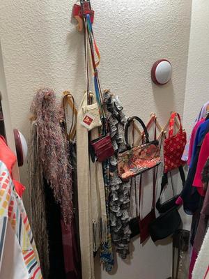 Sale Photo Thumbnail #571
