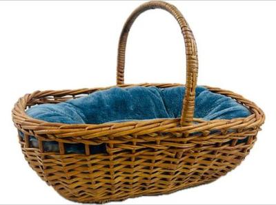 Sale Photo Thumbnail #190: Prestige Wicker Pet Bed