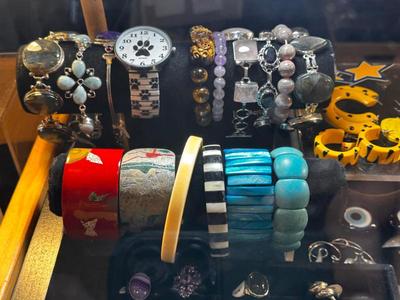Sale Photo Thumbnail #30
