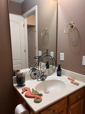Sale Photo Thumbnail #134