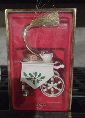 Sale Photo Thumbnail #12: Ornament