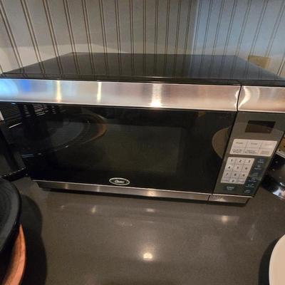 Sale Photo Thumbnail #149: Microwave