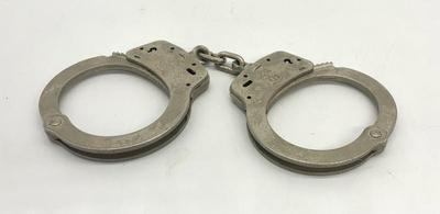 Sale Photo Thumbnail #39: Pr. Smith & Wesson handcuffs