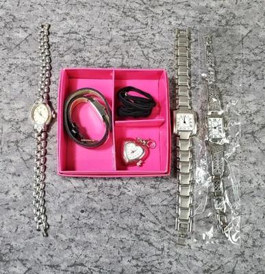 Ladies watches timepiece charm with watch band set