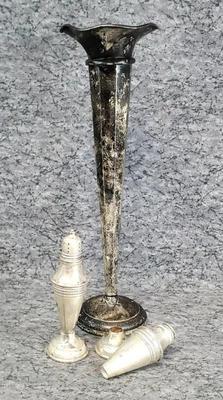 Weighted sterling vase salt & pepper shakers