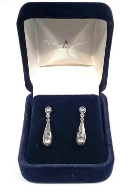 Danbury mint 14k white gold teardrop earrings