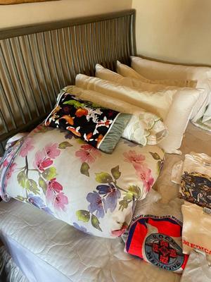 Sale Photo Thumbnail #542