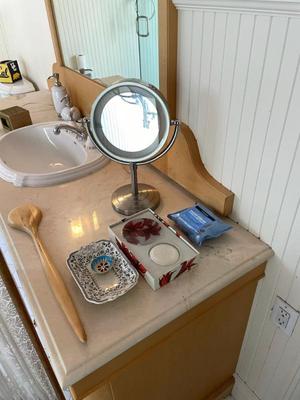 Sale Photo Thumbnail #566