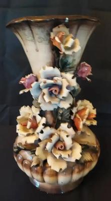 ELEGANT CAPODIMONTE FLORAL VASE 