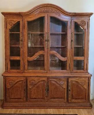 LARGE BEAUTIFUL CHINA CABINET