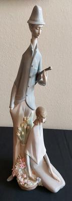 LLADRO #1039 VIOLINIST AND GIRL 