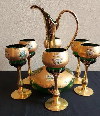 BEAUTIFUL DECANTER SET