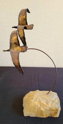 BIRDS IN FLIGHT METAL SCULPTURE 