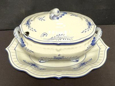 LOVELY LIDDED SOUP TUREEN
