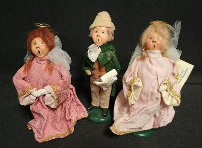 BYERS' CHOICE "THE CAROLERS" FIGURINES 