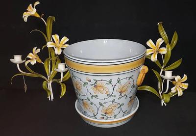 LG FLOWER POT AND 2 FLOWERY CANDLE SCONCES