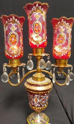 WORKING VINTAGE DECORATIVE GLASS LAMP