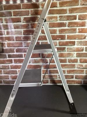 Delxo step stool 1