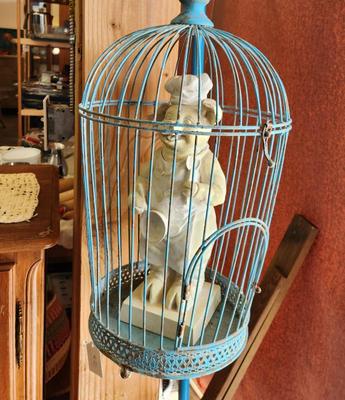 Sale Photo Thumbnail #2: Cute birdcage on stand, funny pig!