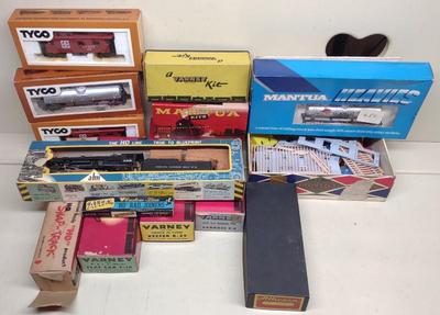 Sale Photo Thumbnail #487: HO Toy Trains w/ Boxes (Tyco, AHM Loco, Varney)