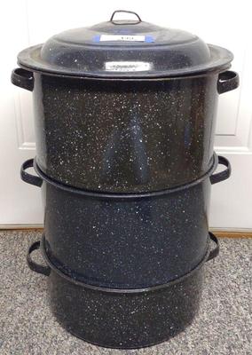 Sale Photo Thumbnail #153: Graniteware Crab / Lobster Steamer Pot