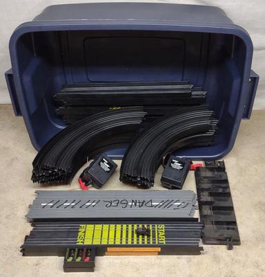 Sale Photo Thumbnail #359: Tyco Triple Rail Slot Car Track Set