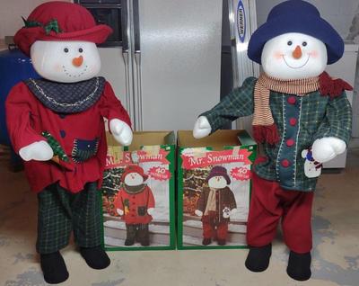 Sale Photo Thumbnail #541: Vintage Poseable Mr & Mrs. Snowman Christmas Decor
