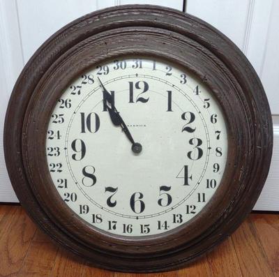 Sale Photo Thumbnail #605: Howard Miller Barwick Battery Op Clock