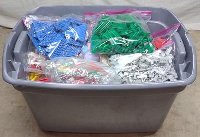 Sale Photo Thumbnail #195: Tyco LEGO Style Building Blocks - C