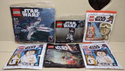 Sale Photo Thumbnail #144: Sealed LEGO Star Wars Minifigures (Luke, R3, Leia)