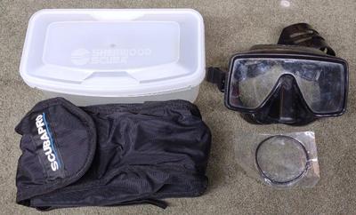 Sale Photo Thumbnail #214: ScubaPro Tempered Glass Diving Goggles w/ Case