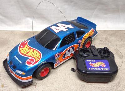 Sale Photo Thumbnail #507: Mattel Hot Wheels RC Nascar Toy Car w/ Controller