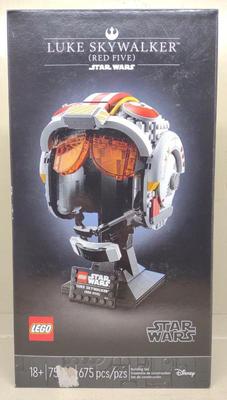 Sale Photo Thumbnail #60: Sealed LEGO Star Wars Luke Skywalker Helmet 75327