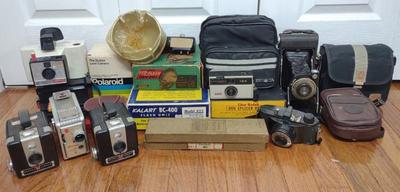 Sale Photo Thumbnail #336: Lot of Vintage Cameras & Accessories